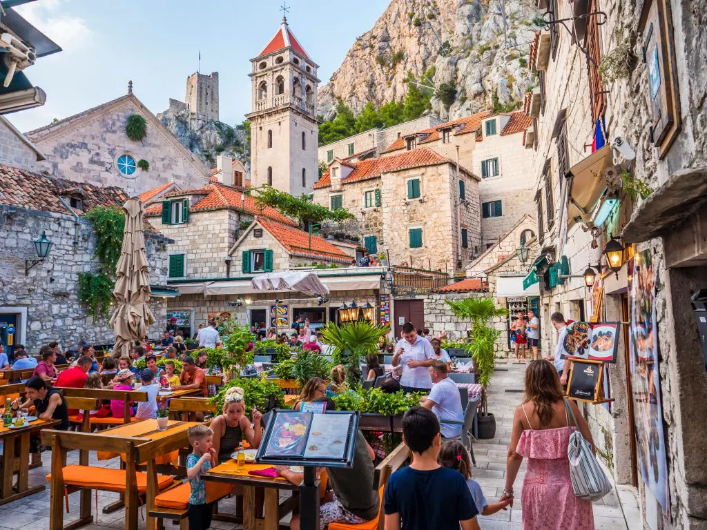 Omiš, a sziklák birodalma - Top látnivalók és szállások a Cetina kanyonnál