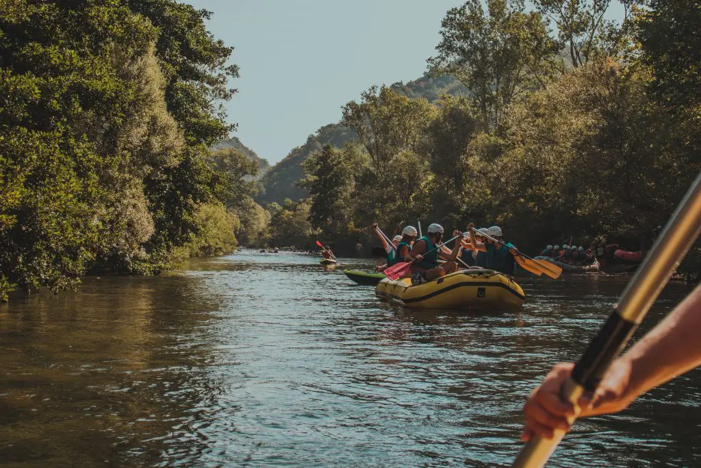 Omiš, a sziklák birodalma - Top látnivalók és szállások a Cetina kanyonnál