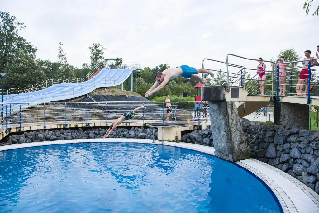 Sárvári luxus wellness hétvégével lehetsz gazdagabb, ha a Szallas.hu-val játszol. Próbálj szerencsét és nyerj! 