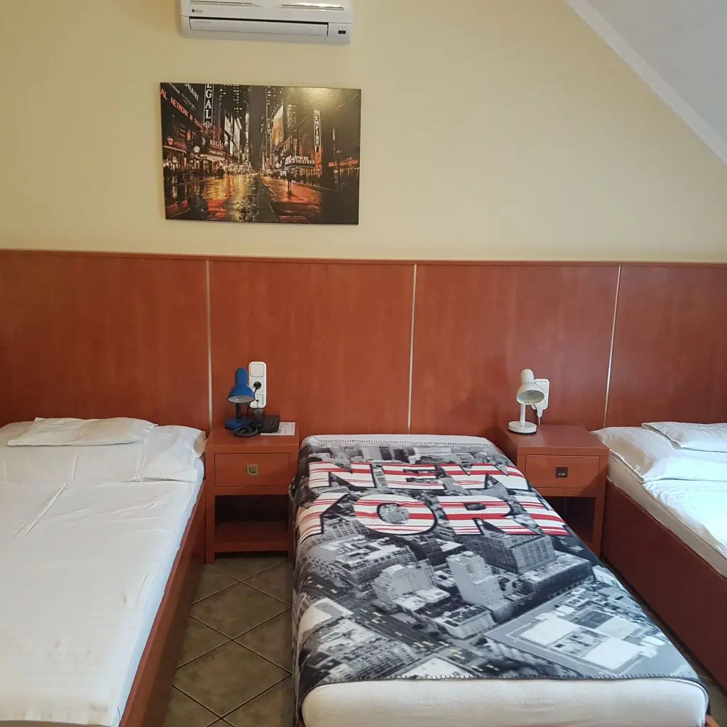 Csapj le a Szelidi-tó hangulatos retro-világára! (látnivalók + szállástippek)