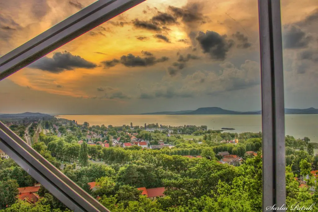 Levendulamezőktől a panorámás kirándulásokig: TOP20 mesés látnivaló a Balatonnál