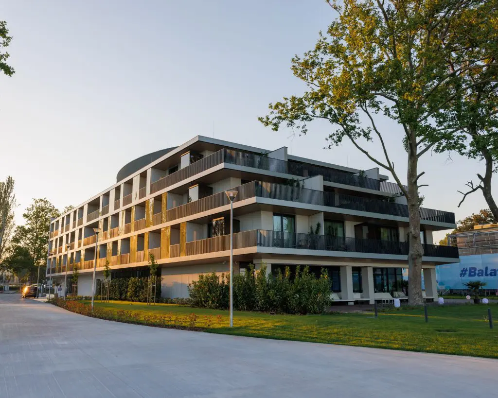 Üdítő énidő a Balcsi legújabb felnőttbarát szállodájában – Ilyen szuper lett a LUA Resort*****