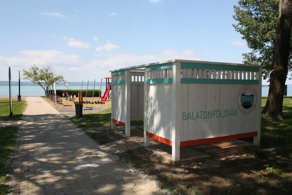 Újra vár a balatoni nyár! Iránytű a 16 legjobb strandhoz