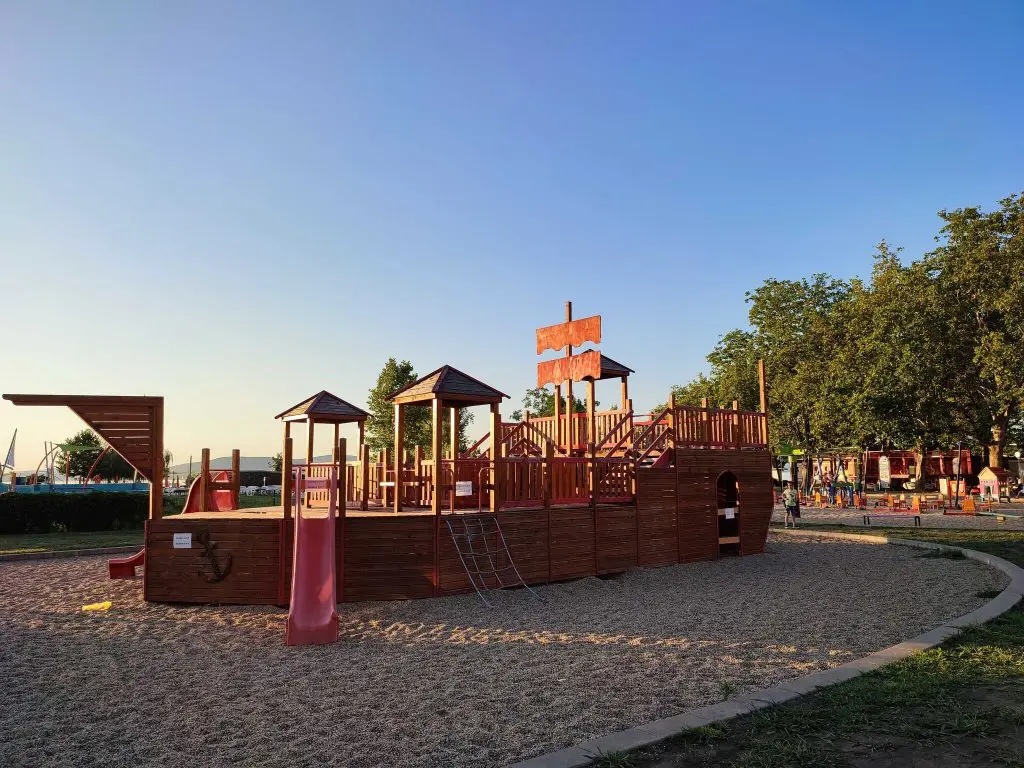 Újra vár a balatoni nyár! Iránytű a 16 legjobb strandhoz