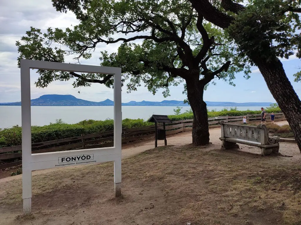 Levendulamezőktől a panorámás kirándulásokig: TOP20 mesés látnivaló a Balatonnál
