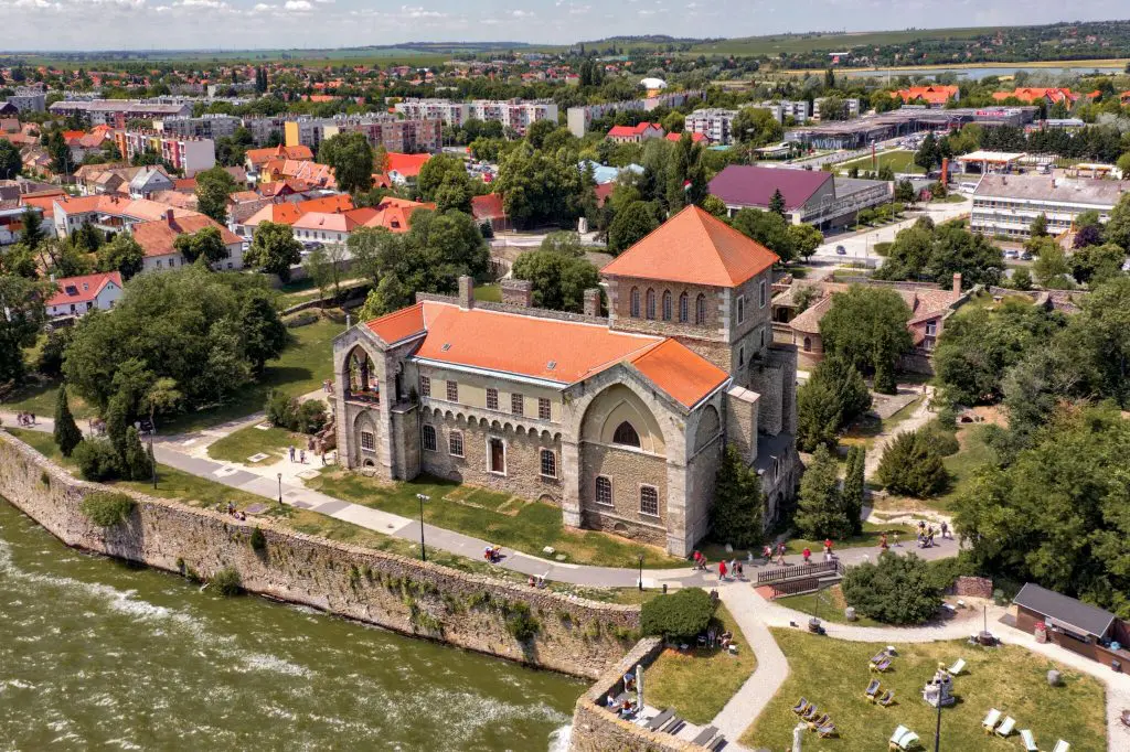Magyarországi várak, amiket a gyerekek is imádnak