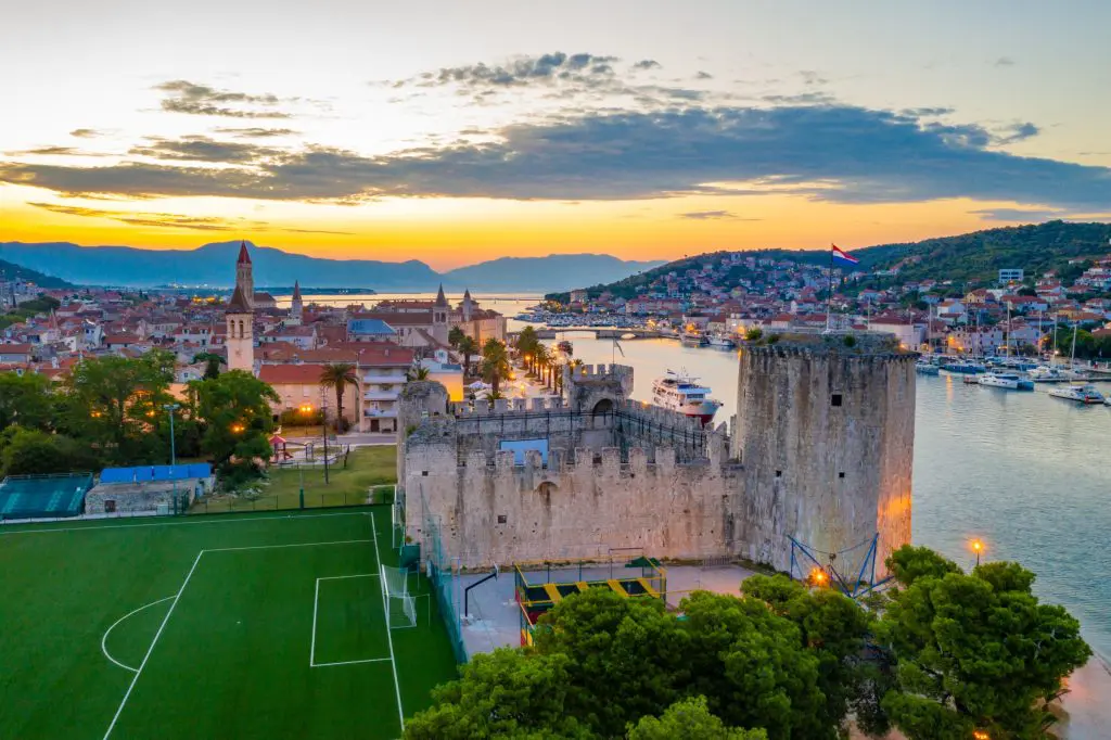 A Trónok Harca és a  kőbe vésett mesék városa, Trogir – TOP látnivalók és szállások