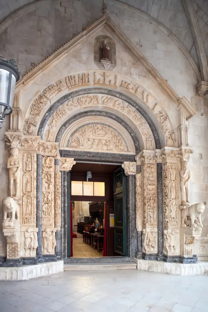 A Trónok Harca és a  kőbe vésett mesék városa, Trogir – TOP látnivalók és szállások