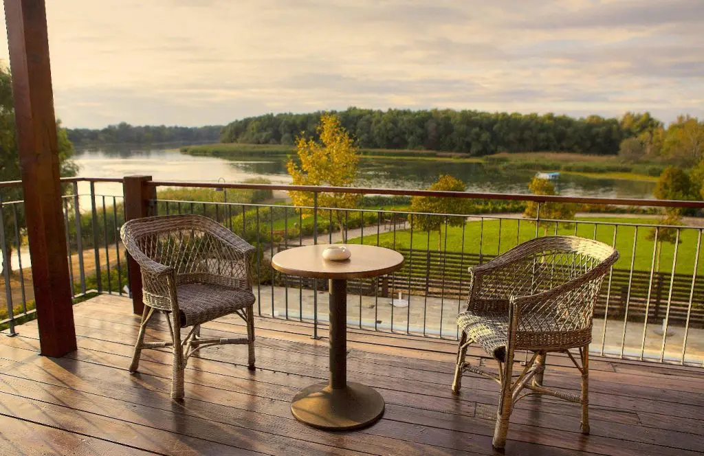 Cölöpsétány, függőhíd és mesés várak: 10 wellness hotel, csodaszép kirándulóhelyekkel