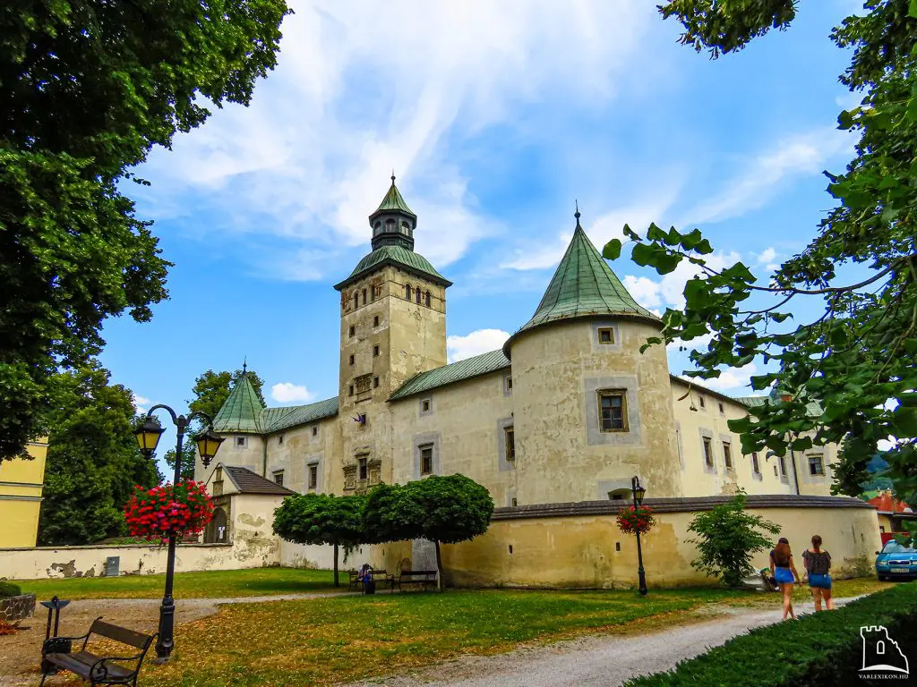 Szlovákiai várak, amelyek Mikszáth Kálmánt is megihletnék
