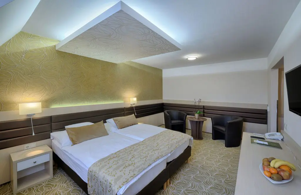Cölöpsétány, függőhíd és mesés várak: 10 wellness hotel, csodaszép kirándulóhelyekkel