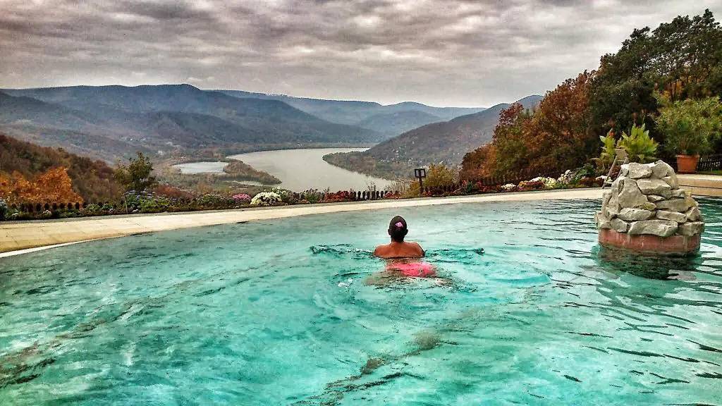 Cölöpsétány, függőhíd és mesés várak: 10 wellness hotel, csodaszép kirándulóhelyekkel