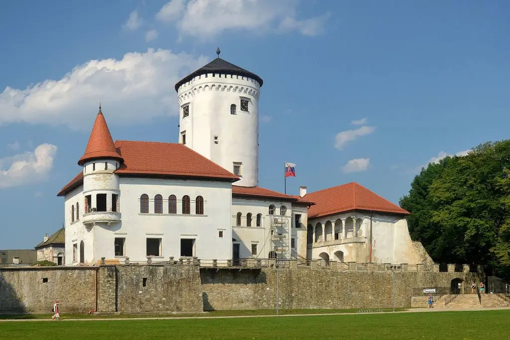 Szlovákiai várak, amelyek Mikszáth Kálmánt is megihletnék
