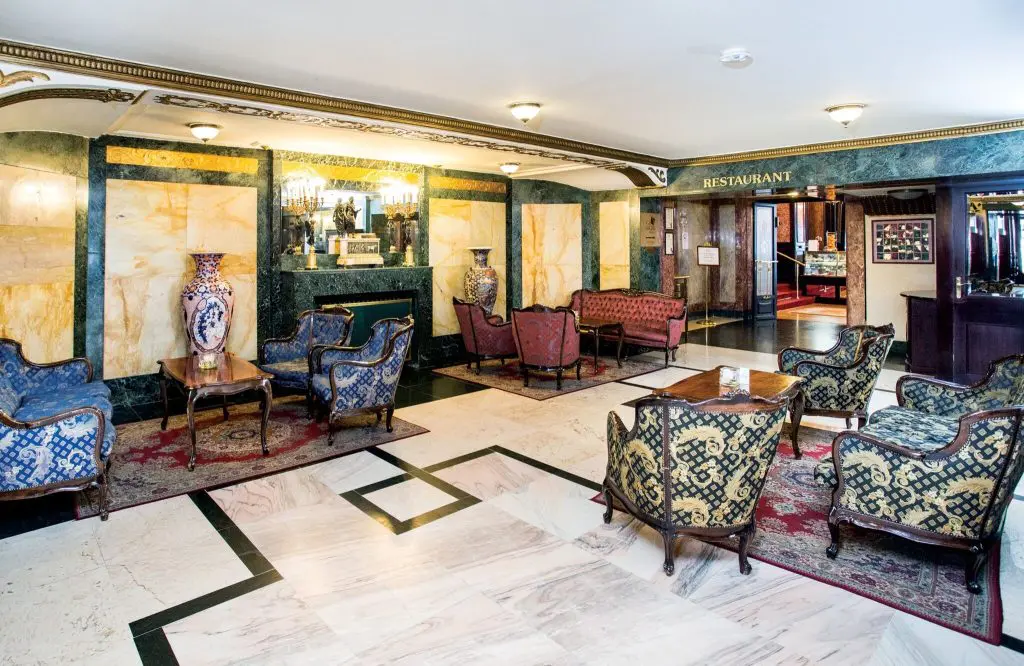 Fényűző szobák és kalandos történelem – Vár a Hotel Astoria, Budapest egyik kincse