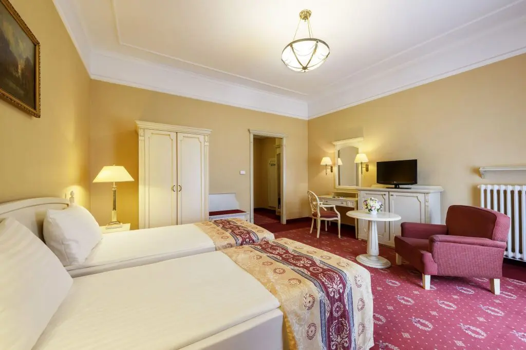 Fényűző szobák és kalandos történelem – Vár a Hotel Astoria, Budapest egyik kincse