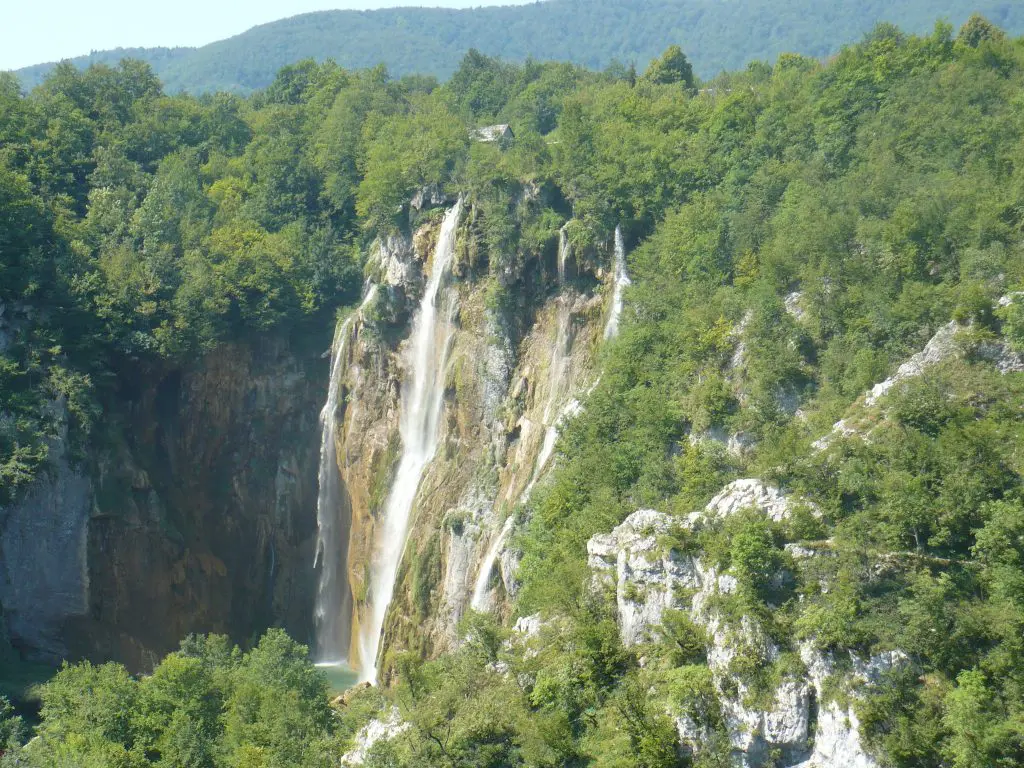 Lenyűgöző vízesések birodalma: Bakancslistás élmények a Krka Nemzeti Parkban és a Plitvicei-tavaknál (+szállásajánló)