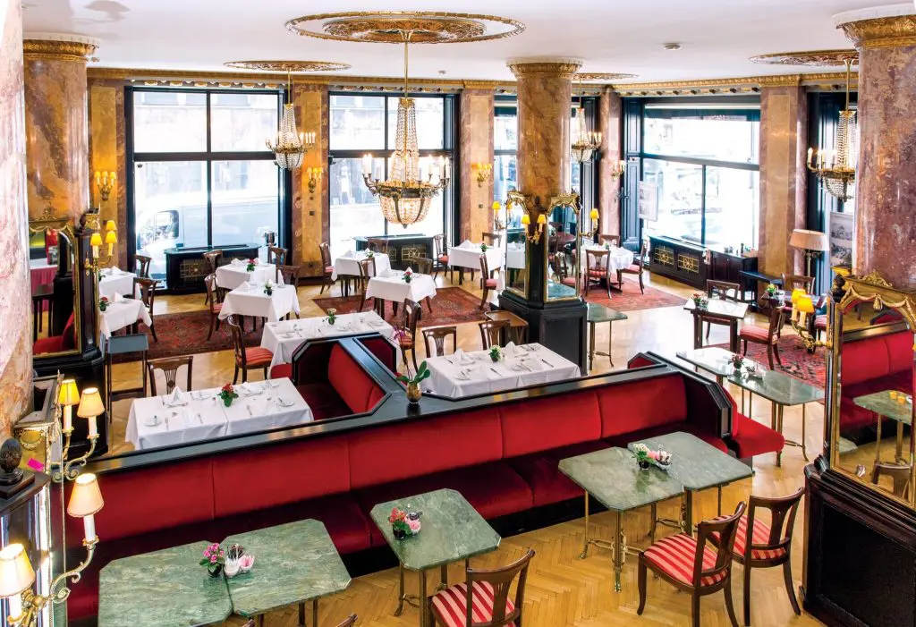 Fényűző szobák és kalandos történelem – Vár a Hotel Astoria, Budapest egyik kincse