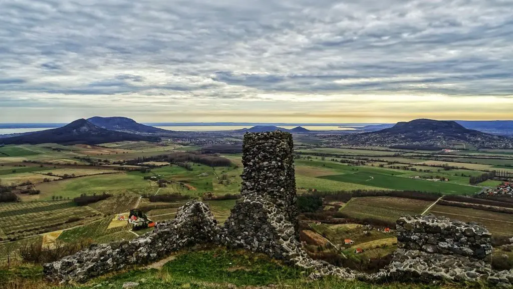 Balatoni bakancslista: Festői kápolnák, mesés kilátások és különleges látnivalók ‒ 23 varázslatos hely a Balatonnál