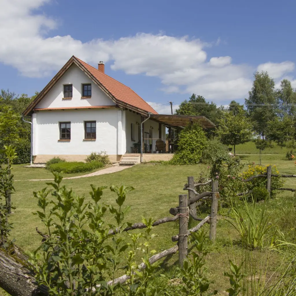 50 őrségi faház és természetközeli szállás a tökéletes pihenéshez