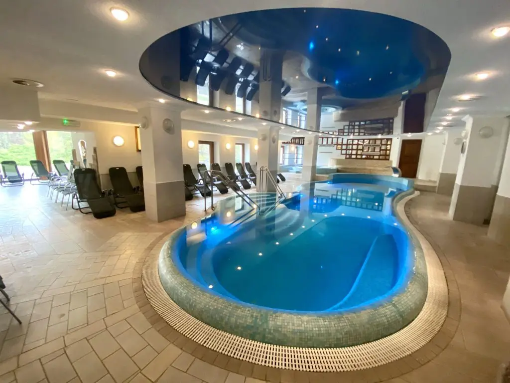 Pihenjetek hegyvidéki kastélyban vagy sziget hotelben! ‒ 10 szuper wellness szálloda KEDVEZMÉNNYEL