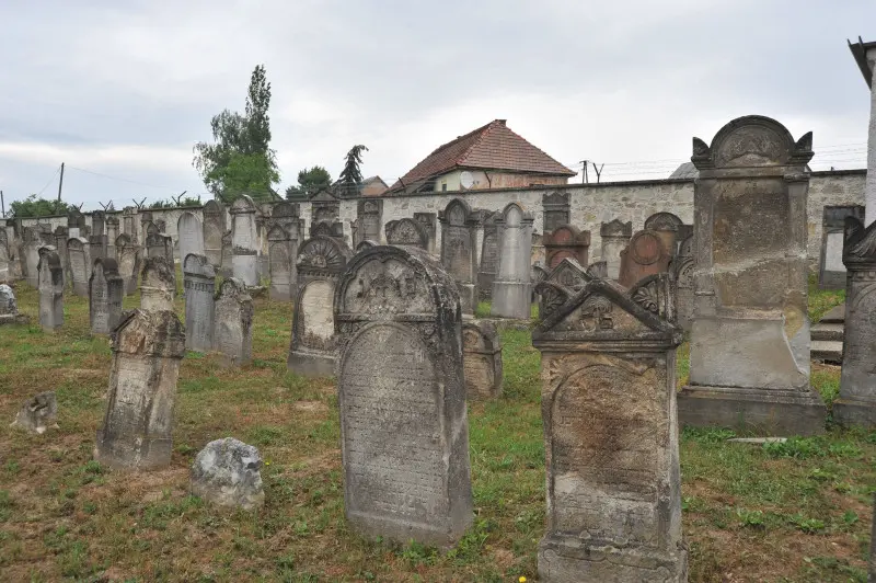 Csoda Rabbik Útja: A világon mindenhonnan jönnek ebbe a különleges magyar faluba (+ szállásajánló)