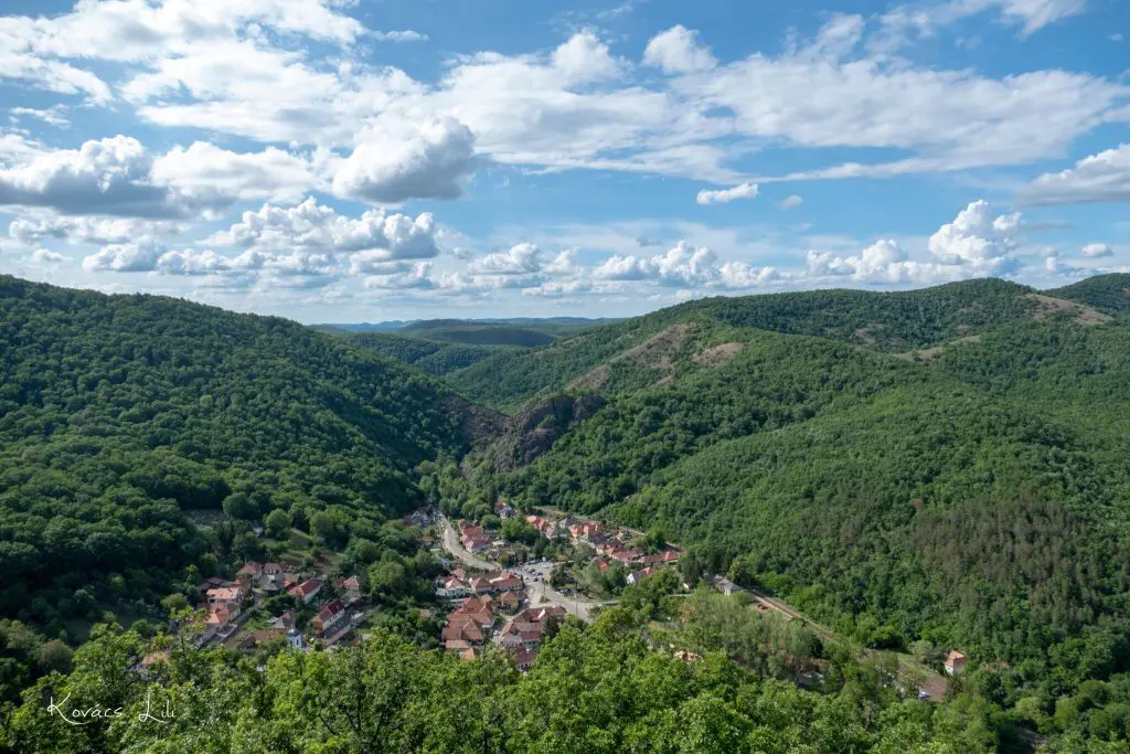 Kirándulás az Óriások asztalán vagy a 100 millió éves őskarsztban ‒ 5 mesés Kéktúra szakasz 