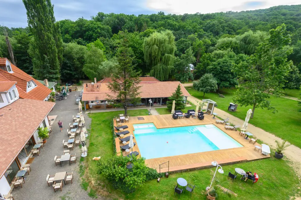 Csillagnéző Buborékoktól a panorámás „Lépcső-házakig” – mesés szálláshelyek a noszvaji völgyben