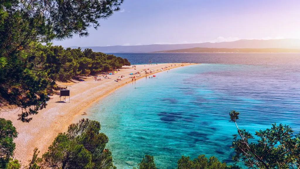 Aranyszarv, az alakváltó horvát strand