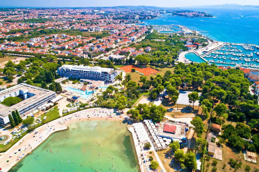 Zenélő tengeri orgona és a Nap köszöntése – látnivalók, strandok, szállások Zadarban és környékén