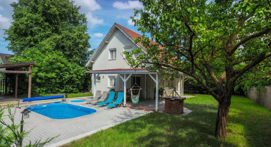 Ide menj nyaralni a gyerekekkel! A 10 legjobb családbarát szállás a Balaton partján