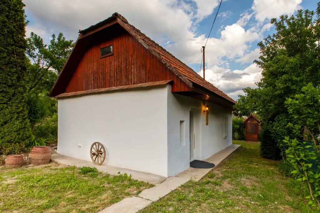 TOP 15 erdei búvóhely tavaszi kirándulásokhoz