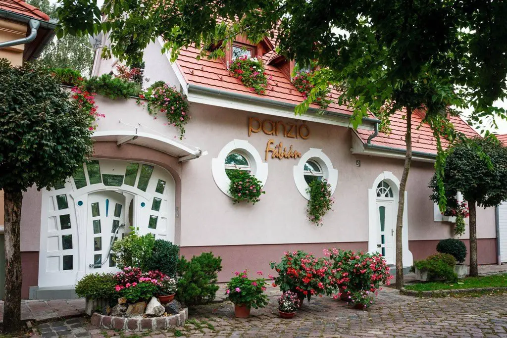 10+1 kihagyhatatlan látnivaló a Hírös városban (+ szállásajánló)