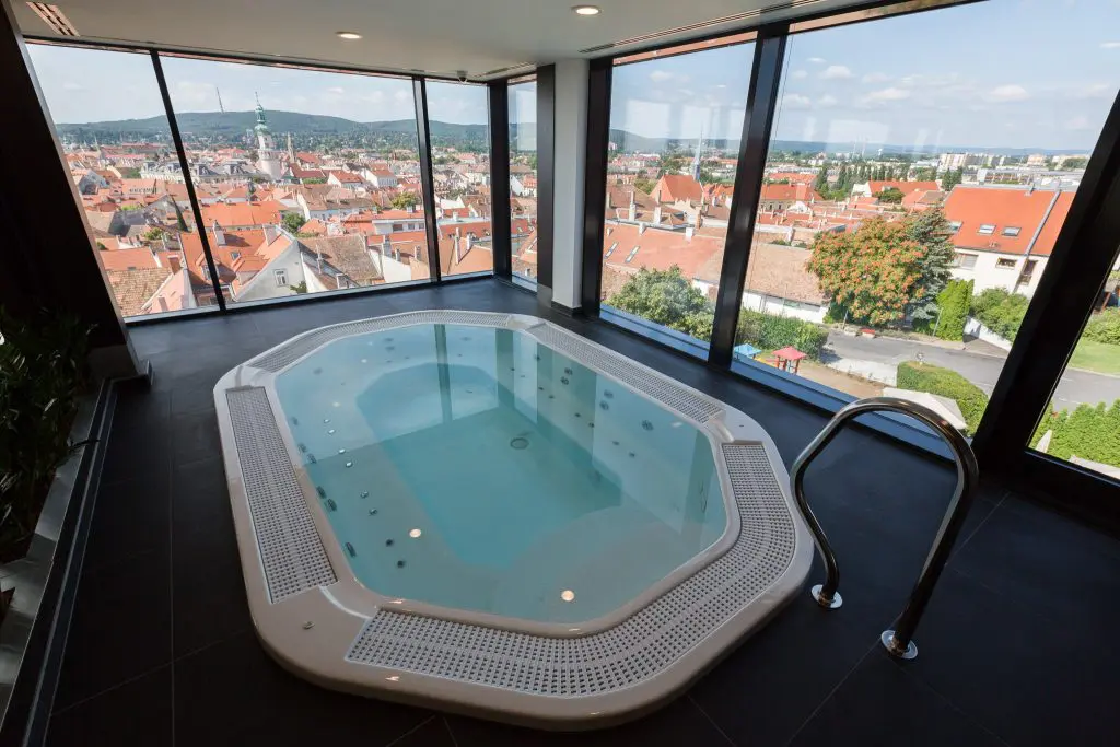 Édenkert a soproni Tűztorony „árnyékában”‒ csodás kilátással az Alpokaljára - Hotel Sopron
