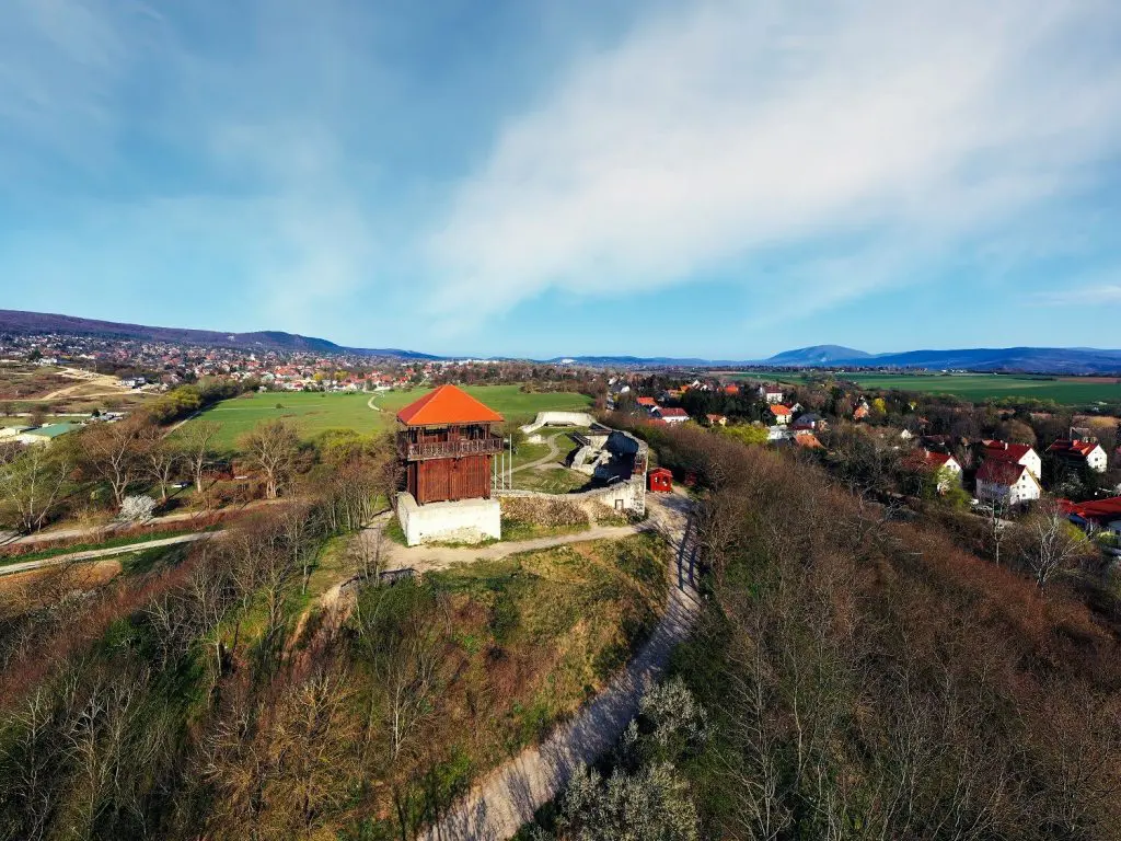 Top 10 kihagyhatatlan erdei szállás és látnivaló a Pilisben