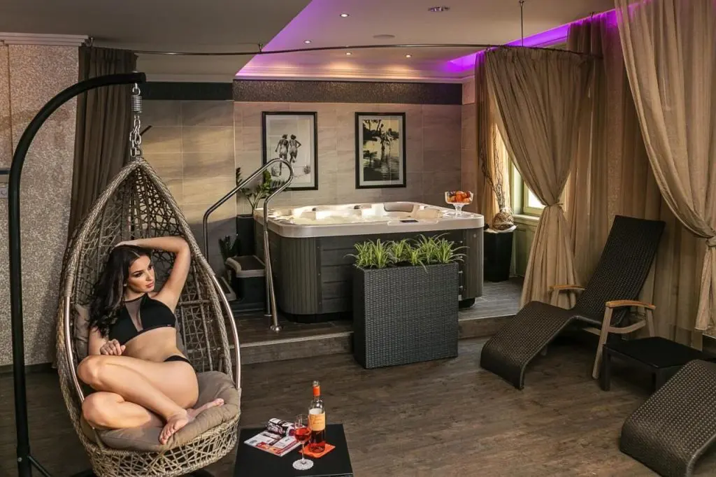 Napfény, csobbanás, megérdemelt pihenés – Wellness szállások az augusztus 20-i hétvégére, ahol SZÉP kártyával is fizethettek!