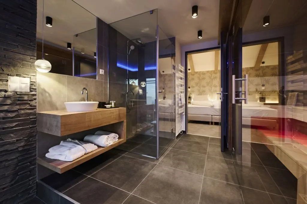 Tóparti mesekastély és festői panorámák− 10 wellness hotel az őszre