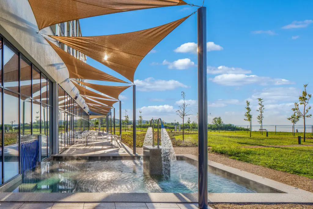 Fedezd fel az éjszakai égbolt és a Balaton-part egyik legfényesebb csillagát a Sirius Hotel****Superiort Keszthelyen