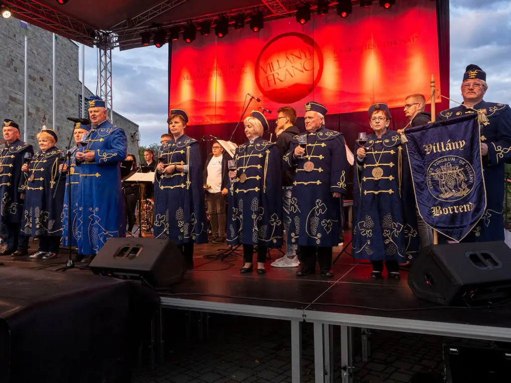 50+ őszi program