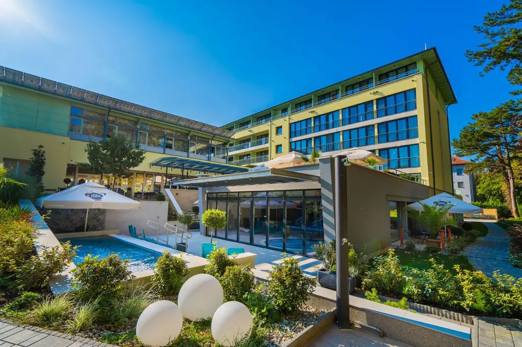 Last minute őszi szüneti szállások – Hotelek és apartmanok vonzó ajánlatokkal nem csak családoknak