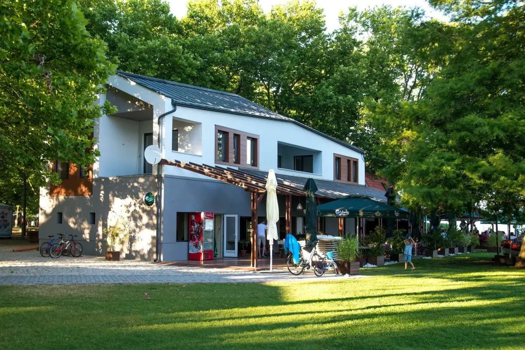 A leghangulatosabb adventi vásárok a Balaton körül 2025-ben