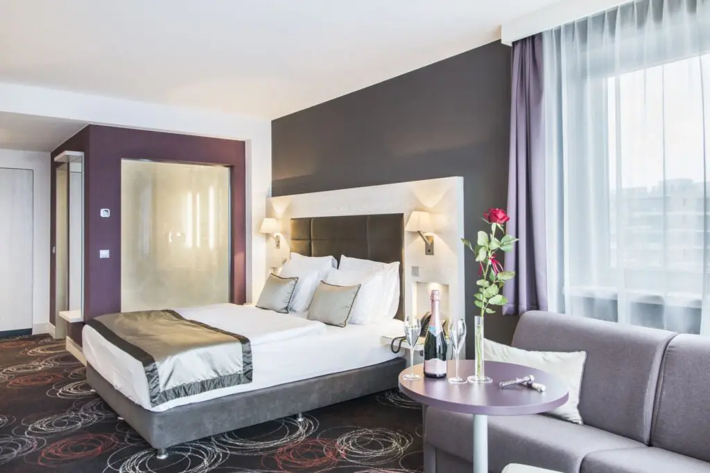 Éden a Balaton-parton az Aura Felnőttbarát Hotelben 