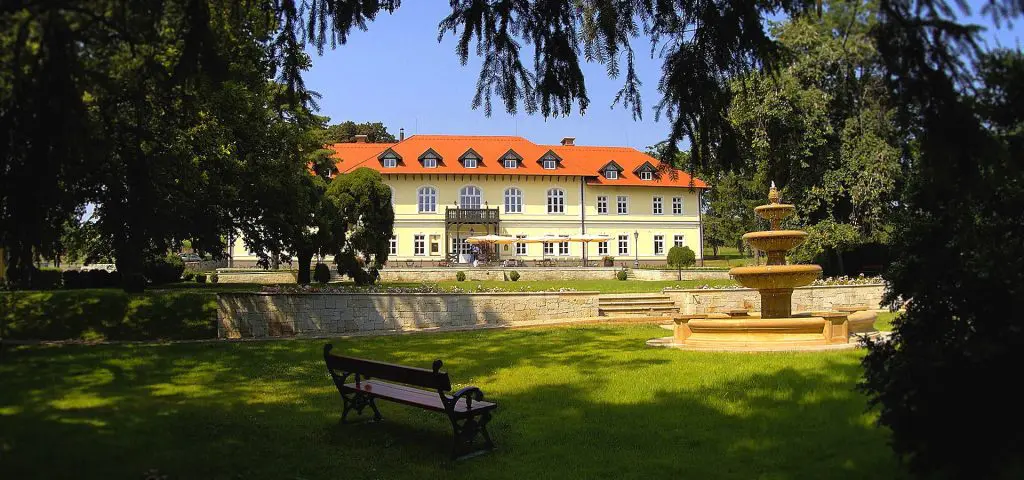 Fedezd fel az ország leggyönyörűbb kastélyait a Szallas.hu NAGY TÉRKÉPES KASTÉLY GYŰJTEMÉNYÉNEK segítségével!