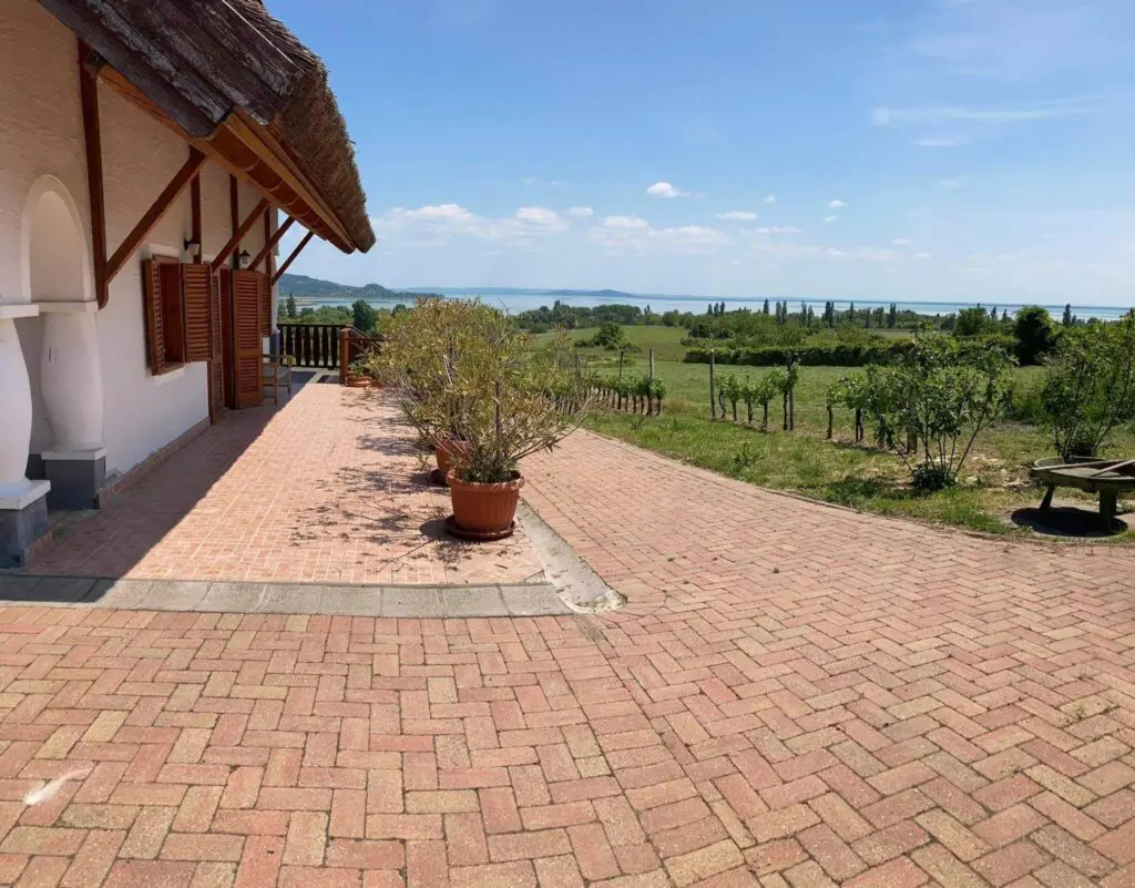 Bor, mámor, Balaton - Nádtetős Balaton-felvidéki vendégházak