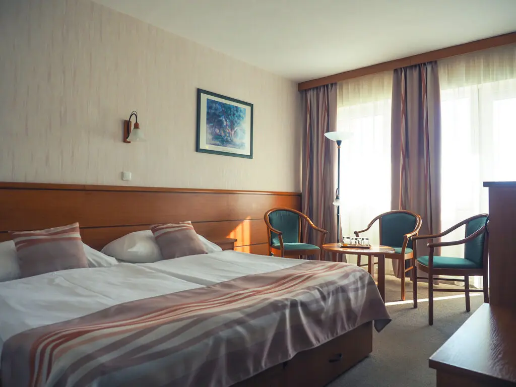 Gyerekbarát nyaralás a Balatonnál - TOP 8 hotel családoknak az északi és a déli parton