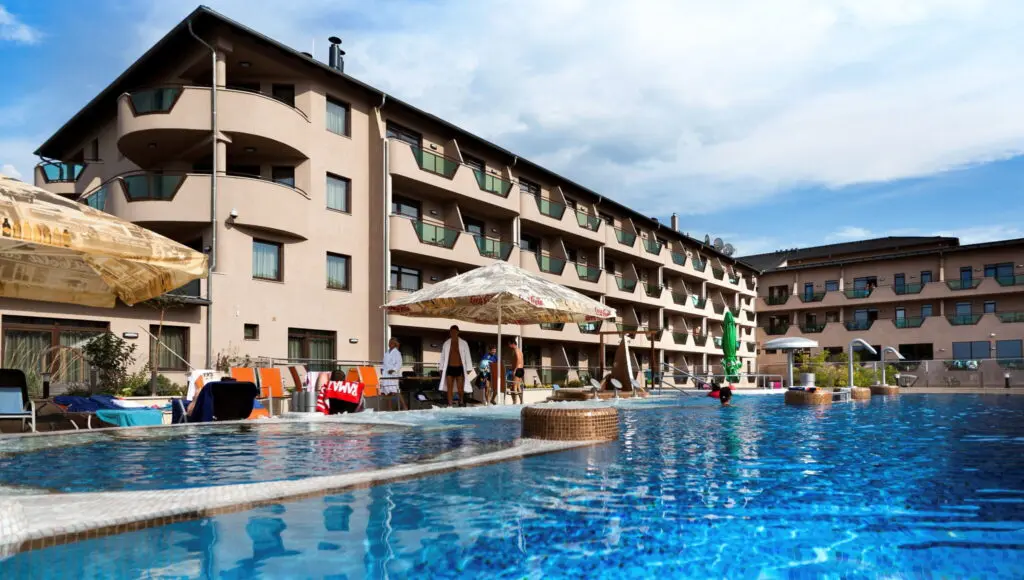 Gyerekbarát nyaralás a Balatonnál - TOP 8 hotel családoknak az északi és a déli parton