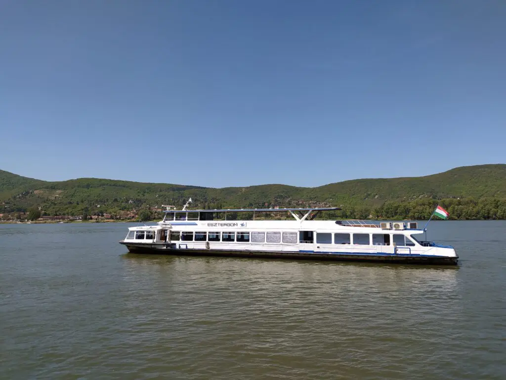 Sétahajózás a Dunakanyarban - Kirándulás, panoráma és gasztrotippek