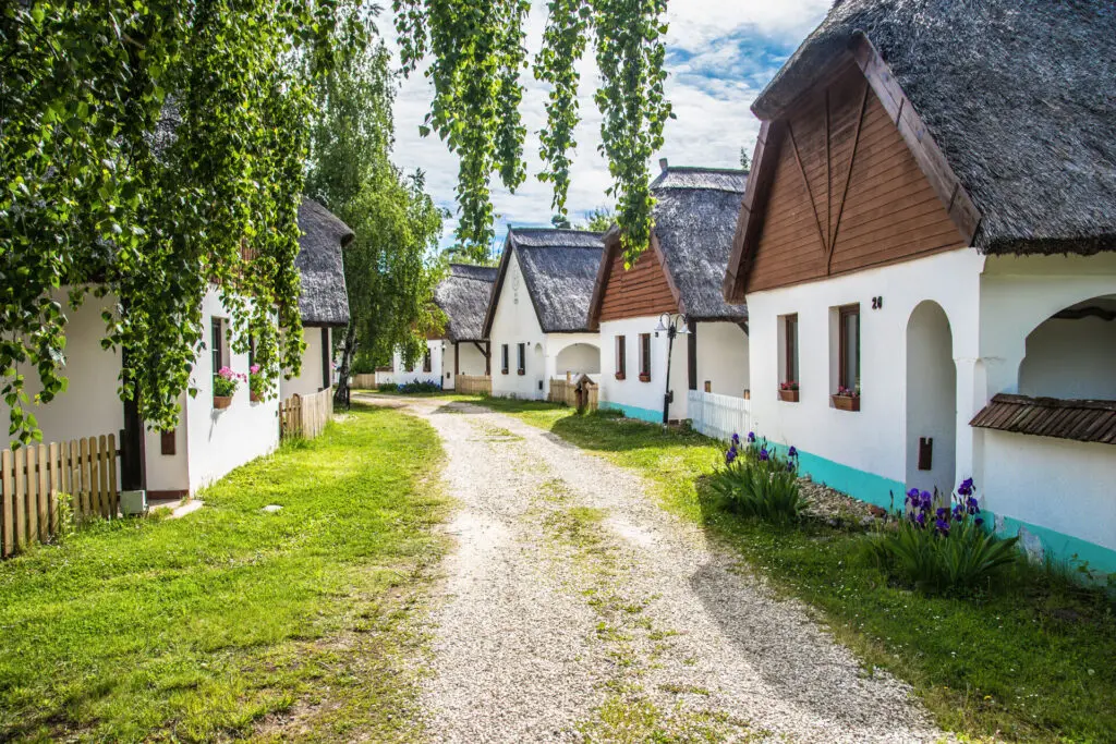 A leghangulatosabb adventi vásárok a Balaton körül 2025-ben