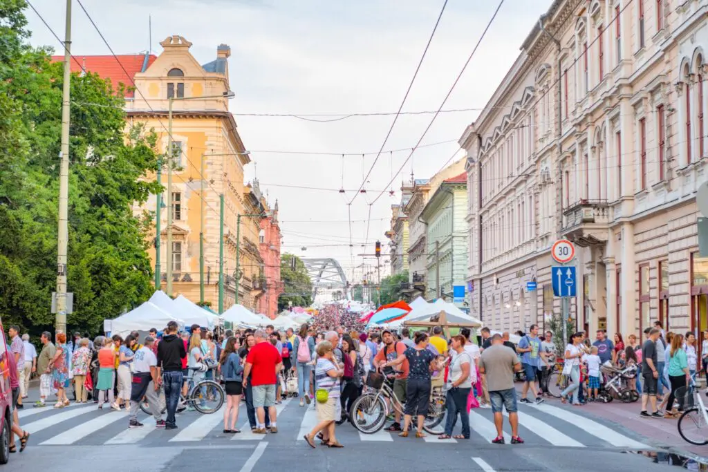 Írd be a naptárba: Szeged Napja Ünnepségsorozat - borfesztivál, gasztroudvar és kihagyhatatlan programok a napfény városában