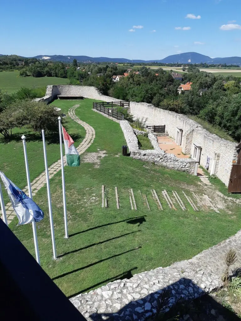 Szabadulj ki a városból! – A solymári vár és a Pilis kapujának titkos kincsei