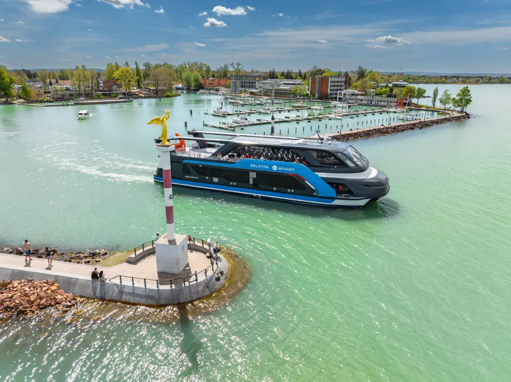 A Balaton a vízről az igazi! – Újdonságokkal és nyereményjátékkal vár a BAHART!